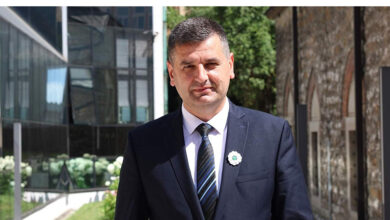 Photo of Grujičić proglasio pobjedu u Srebrenici, Duraković tvrdi da je novi načelnik Alija Tabaković
