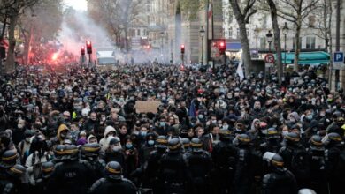 Photo of Protest protiv Emmanuela Macrona u Parizu