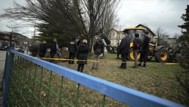 Okončana ekshumacija u krugu KCUS-a: Pronađeni fragmenti kostiju, obuća i sat Photo of Okončana ekshumacija u krugu KCUS-a: Pronađeni fragmenti kostiju, obuća i sat