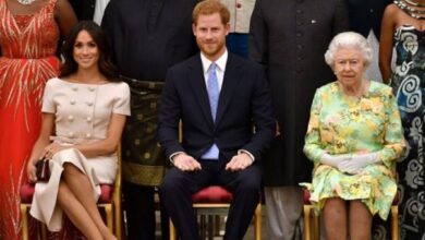 Photo of Charlie Hebdo’ opet zgrozio javnost, kraljica i Meghan na naslovnici