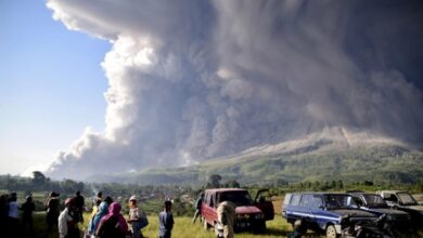 Photo of Snažne erupcije dva vulkana u Indoneziji