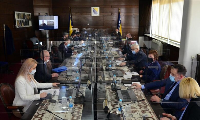 Vlada FBiH ovlastila premijera za potpisivanje pisama namjere za nabavku vakcina Vlada FBiH ovlastila premijera za potpisivanje pisama namjere za nabavku vakcina