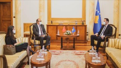 Photo of Konjufca razgovarao sa turskim ambasadorom Sakarom: Unaprediti ekonomsku saradnju Kosova i Turske