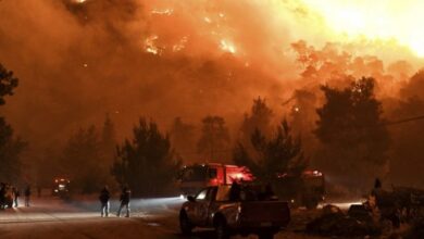 Photo of Grčka: Zbog šumskog požara evakuisana sela i manastiri