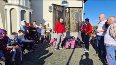 Photo of Merhamet podijelio školski pribor djeci u Zvorniku i Bratuncu, siromašnim porodicama pakete