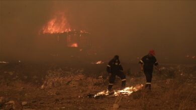 Photo of Grčka: Borova šuma gori četvrti dan, naložena evakuacija