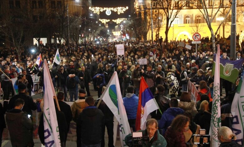 Ekološki aktivisti počeli da kampuju ispred Vučićevog kabineta