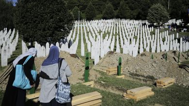 Photo of Dženaza žrtvama genocida: Porodice od jutarnjih sati pristižu u Potočare