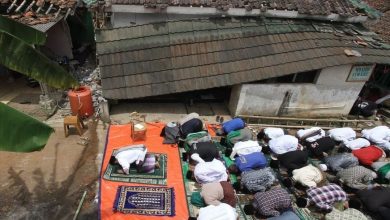 Photo of Nakon zemljotresa: Džuma-namaz, molitva muslimana petkom, među ruševinama u Indoneziji