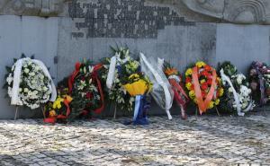 Dan državnosti BiH: Položeno cvijeće na Spomen-obilježje ubijenoj djeci opkoljenog Sarajeva Dan državnosti BiH: Položeno cvijeće na Spomen-obilježje ubijenoj djeci opkoljenog Sarajeva