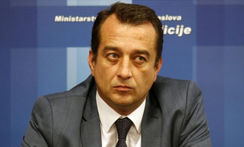 Crna Gora: Uhapšen specijalni tužilac Čađenović Crna Gora: Uhapšen specijalni tužilac Čađenović