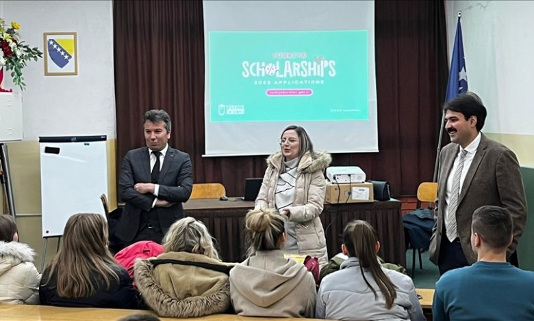 Ambasada Turkiye u BiH mostarskim učenicima predstavila program stipendija