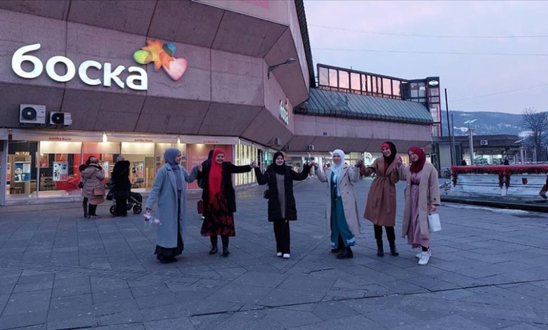 Djevojke sa hidžabom prošetale Banjalukom