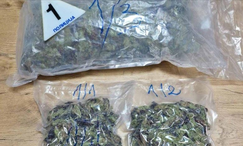 Srbija: Policija u Novom Pazaru zaplijenila 1,6 kilograma marihuane 
 Srbija: Policija u Novom Pazaru zaplijenila 1,6 kilograma marihuane