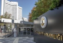 Photo of Turkiye oštro osuđuje napad na Kur’an i tursku zastavu u Danskoj