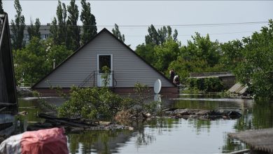 Photo of Ukrajina: Broj mrtvih u poplavama nakon eksplozije na brani Kahovka povećan na 10
                            
                                Ukrajina: Broj mrtvih u poplavama nakon eksplozije na brani Kahovka povećan na 10
