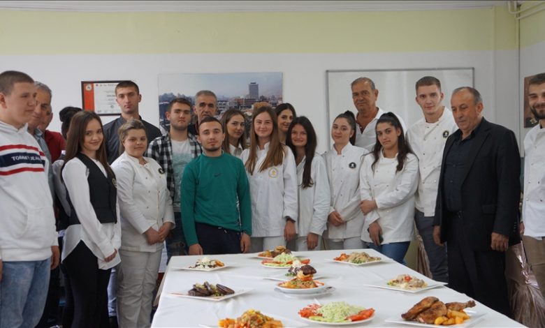 Novi Pazar: Kulinarski tehničari maturski ispit poslužili za ručak učenicima sa teškoćama u razvoju