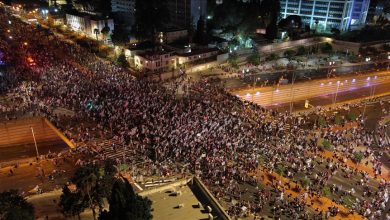 Photo of Izrael: Hiljade demonstranata u Tel Avivu protestovalo protiv reforme pravosuđa