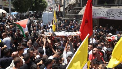 Photo of Jenin: Hiljade Palestinaca na dženazi deset sugrađana ubijenih u izraelskim napadima
                            
                                Jenin: Hiljade Palestinaca na dženazi deset sugrađana ubijenih u izraelskim napadima