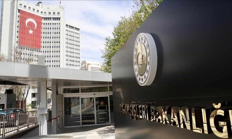Turkiye pozvala danskog izaslanika zbog kontinuiranog skrnavljenja Kur'ana
Turkiye pozvala danskog izaslanika zbog kontinuiranog skrnavljenja Kur'ana Turkiye pozvala danskog izaslanika zbog kontinuiranog skrnavljenja Kur'ana
Turkiye pozvala danskog izaslanika zbog kontinuiranog skrnavljenja Kur'ana