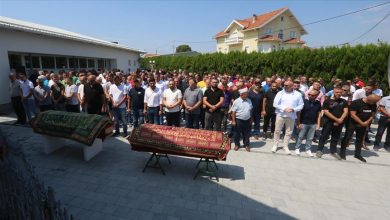 Photo of BiH: U Gradačcu klanjana dženaza ocu i sinu koje je ubio Sulejmanović
