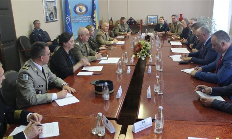 Ministar odbrane BiH Helez primio direktora Međunarodnog vojnog osoblja NATO-a generala Adamczaka