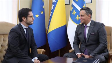 Photo of Bećirović sa ambasadorom Francuske u BiH Delmasom: Ne dozvoliti urušavanje ključnih institucija 
 Bećirović sa ambasadorom Francuske u BiH Delmasom: Ne dozvoliti urušavanje ključnih institucija