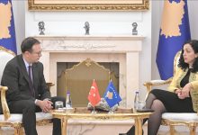 Photo of Predsjednica Kosova Osmani razgovarala s turskim ambasadorom Angilijem
