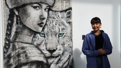 Photo of Kazahstanska umjetnica Asel plijeni pažnju slikama na tepihu