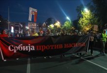 Photo of Srbija: Građani na protestu u Beogradu idu do Vučićevog kabineta