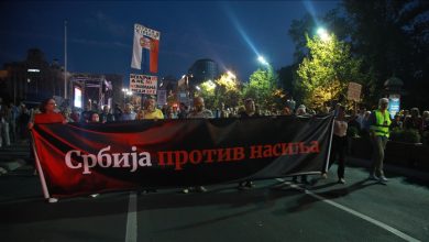 Photo of Srbija: Građani na protestu u Beogradu idu do Vučićevog kabineta