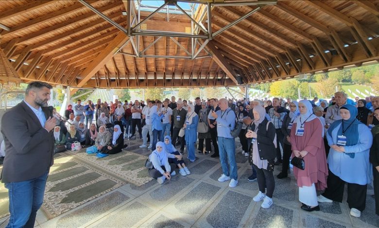 Konvoj mladih Bošnjaka i njihovih prijatelja iz Hrvatske u posjeti Srebrenici Konvoj mladih Bošnjaka i njihovih prijatelja iz Hrvatske u posjeti Srebrenici