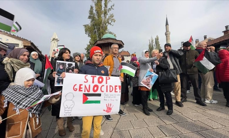 U Sarajevu veliki broj građana na skupu podrške Palestini: "Jučer Srebrenica, danas Gaza"