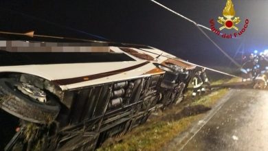 Photo of Autobus sa putnicima iz BiH se prevrnuo kod Venecije, lakše povrijeđeno više od 30 osoba