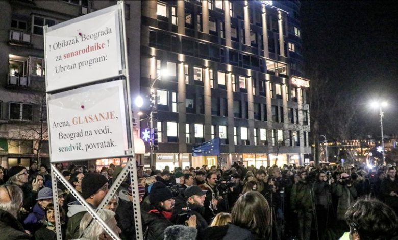 Srbija: Veliki broj građana na protestima u Beogradu tražio ponavljanje izbora