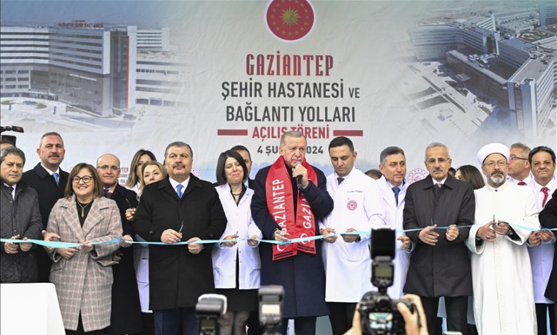 Godišnjica razornog zemljotresa u Turkiye: Erdogan svečano otvorio novoizgrađenu bolnicu u Gaziantepu