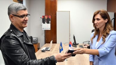 Photo of Državljanin Kazahstana prva osoba sa statusom izbjeglice koja je dobila pasoš u Srbiji