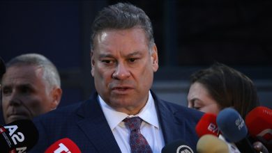 Photo of Escobar nakon sastanka sa Kurtijem: Pitanje dinara hitno rešiti