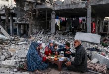Photo of Ramazan u Gazi: Palestinci se iftare na ruševinama svojih domova