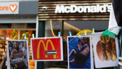 Photo of Protest protiv Izraela ispred podružnica McDonald'sa u Holandiji 
 Protest protiv Izraela ispred podružnica McDonald'sa u Holandiji