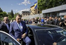 Photo of Dodik napustio zgradu Suda BiH, pristalice uzvikivale "Mile, Mile"