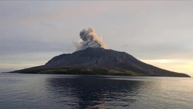 Photo of Indonezija: Eruptirao vulkan Ruang, aerodrom zatvoren, stanovništvo evakuisano