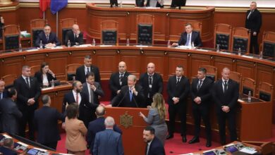 Photo of Sukob u albanskom parlamentu tokom rasprave o hapšenju načelnika Tirane