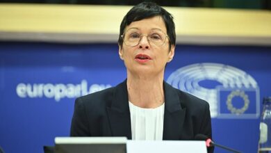 Photo of Kos u Evropskom parlamentu pozvala Srbiju da pokrene “inkluzivan dijalog”