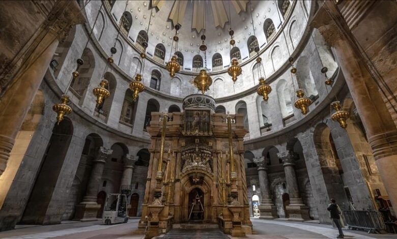 Kršćanske vođe u Jerusalemu pozivaju Izrael da ponovo otvori Crkvu Svetog groba prije Uskrsa
Kršćanske vođe u Jerusalemu pozivaju Izrael da ponovo otvori Crkvu Svetog groba prije Uskrsa Kršćanske vođe u Jerusalemu pozivaju Izrael da ponovo otvori Crkvu Svetog groba prije Uskrsa
Kršćanske vođe u Jerusalemu pozivaju Izrael da ponovo otvori Crkvu Svetog groba prije Uskrsa