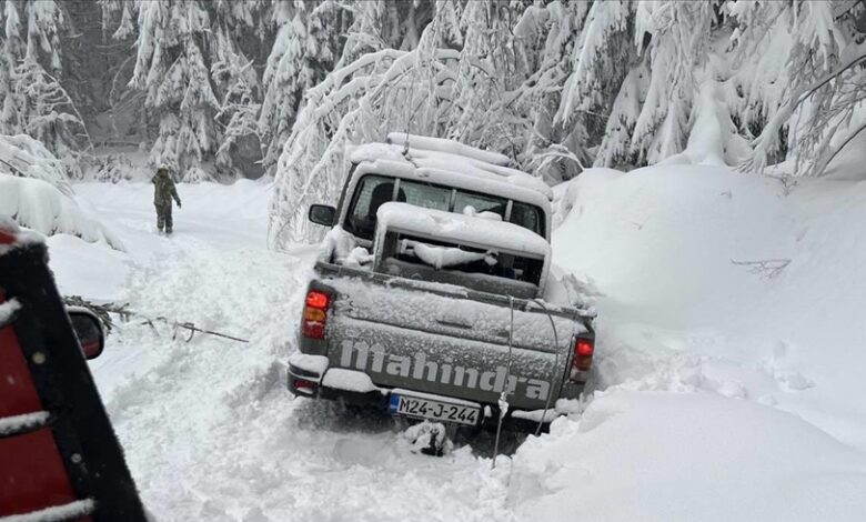 Akcija na Kozari: Vatrogasci spasili šest osoba iz smetova
Akcija na Kozari: Vatrogasci spasili šest osoba iz smetova Akcija na Kozari: Vatrogasci spasili šest osoba iz smetova
Akcija na Kozari: Vatrogasci spasili šest osoba iz smetova